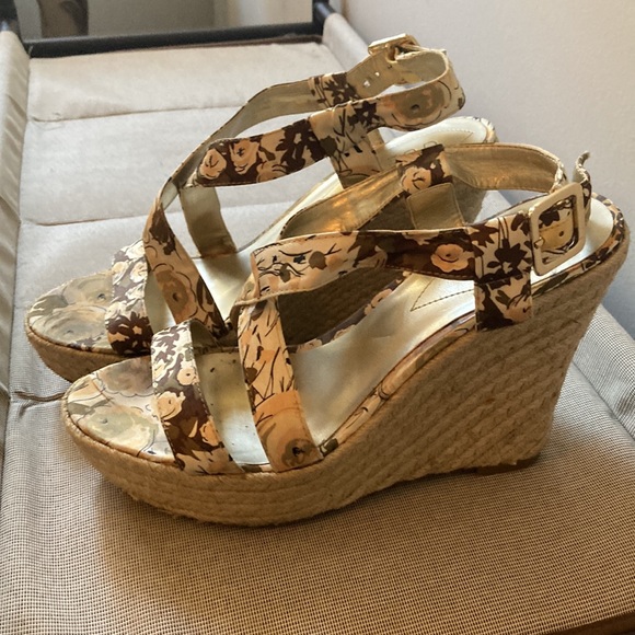 Guess Wedge Sandals - Picture 2 of 3